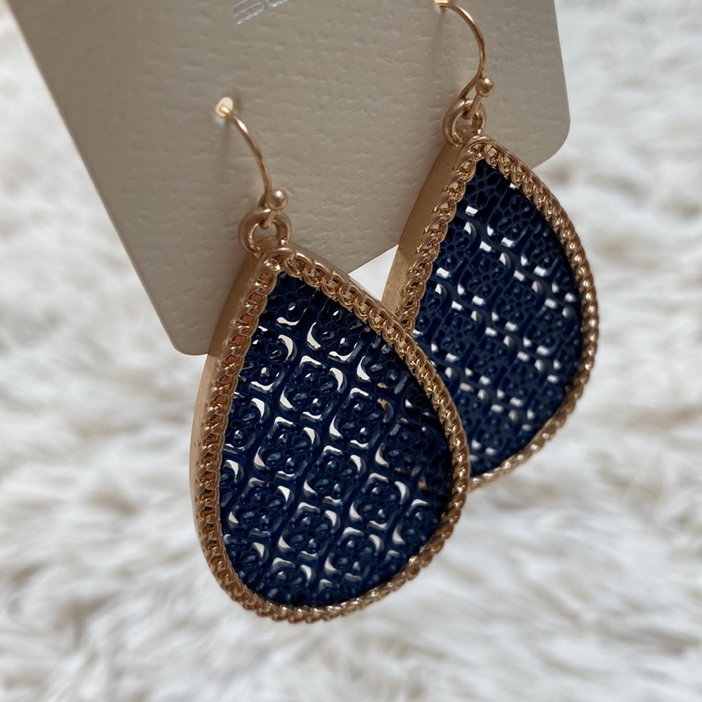 🎉HP🎉 ITS Teardrop Filigree Earrings 💗 Gold & Navy - Picture 7 of 12